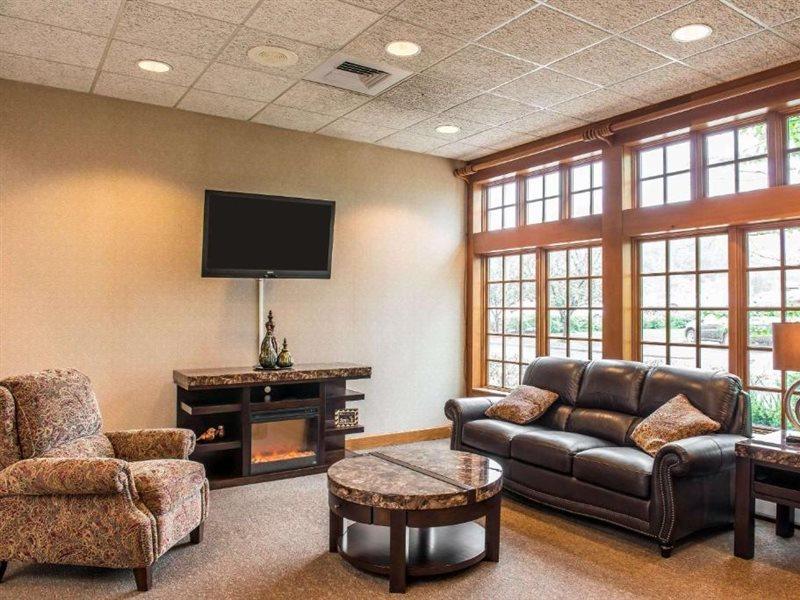 Quality Inn Pittsburgh Airport Oakdale Εξωτερικό φωτογραφία