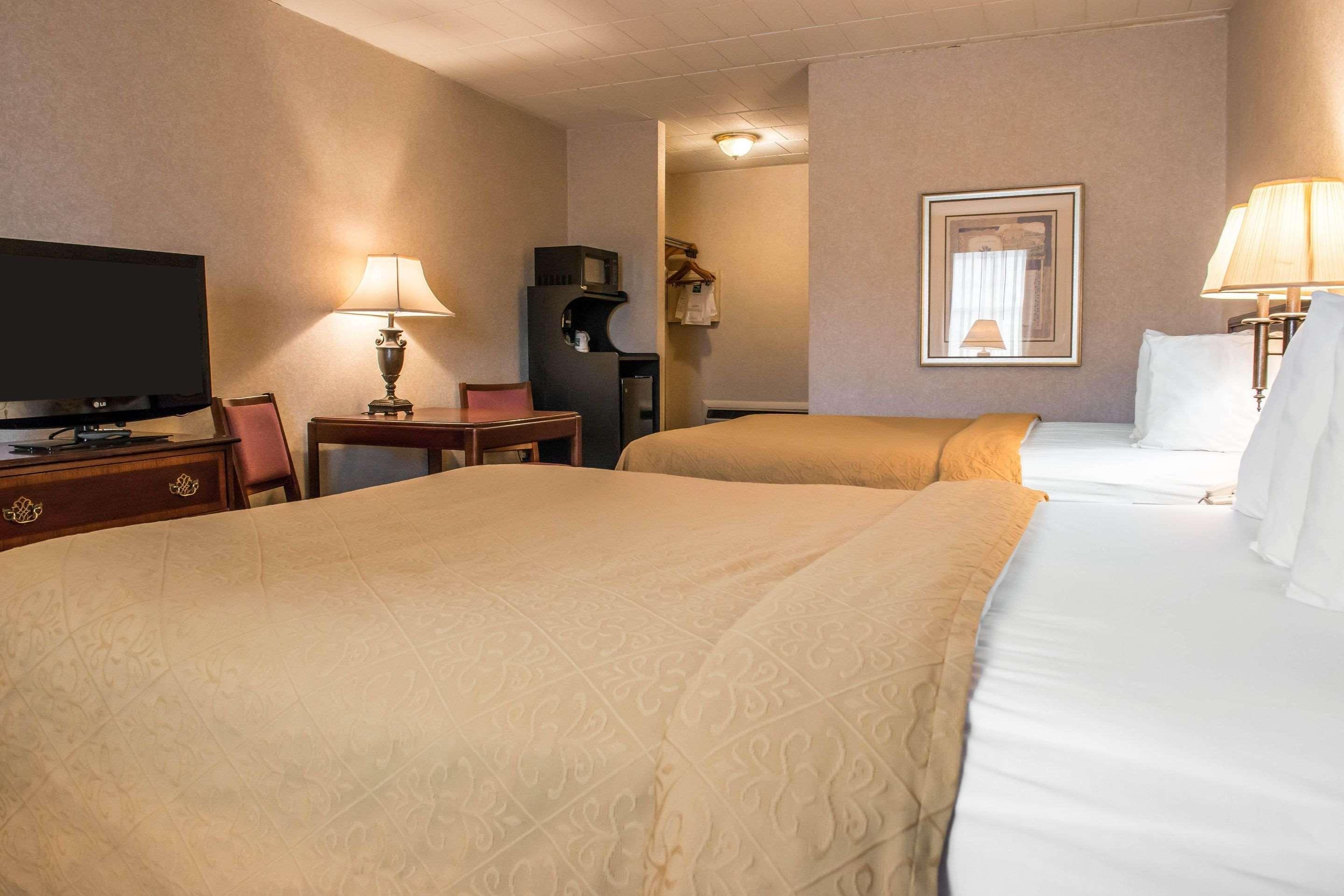 Quality Inn Pittsburgh Airport Oakdale Εξωτερικό φωτογραφία