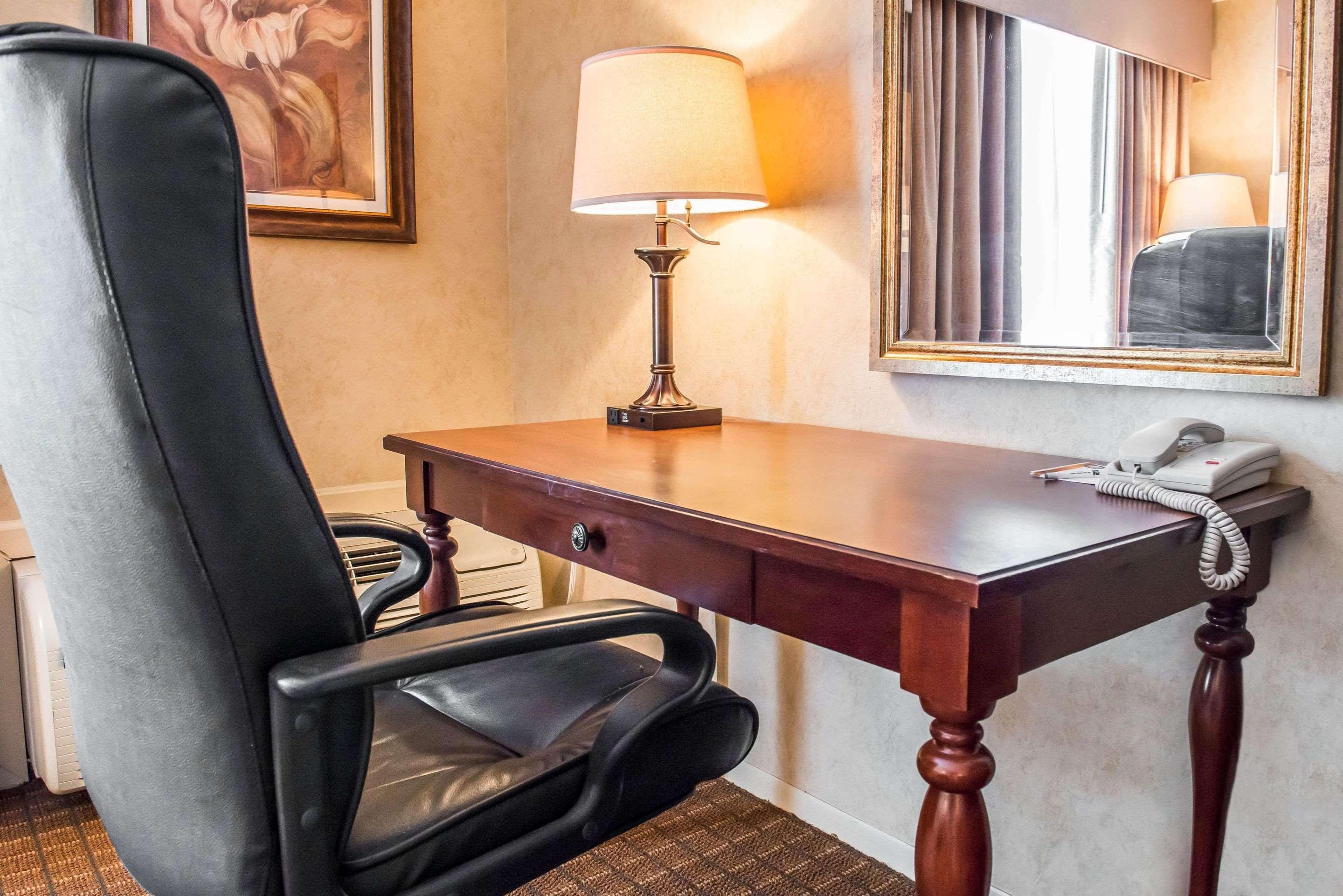 Quality Inn Pittsburgh Airport Oakdale Εξωτερικό φωτογραφία