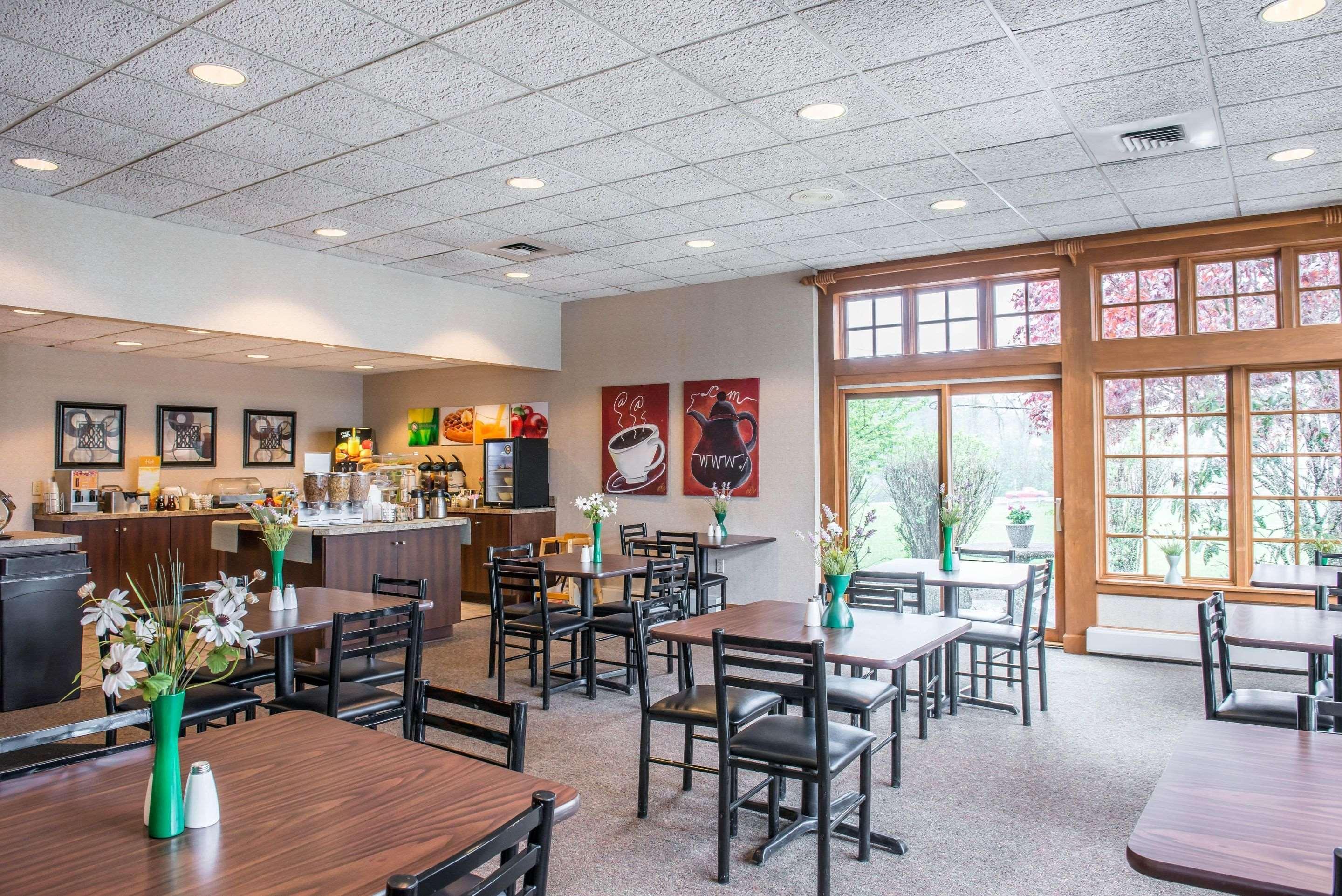 Quality Inn Pittsburgh Airport Oakdale Εξωτερικό φωτογραφία