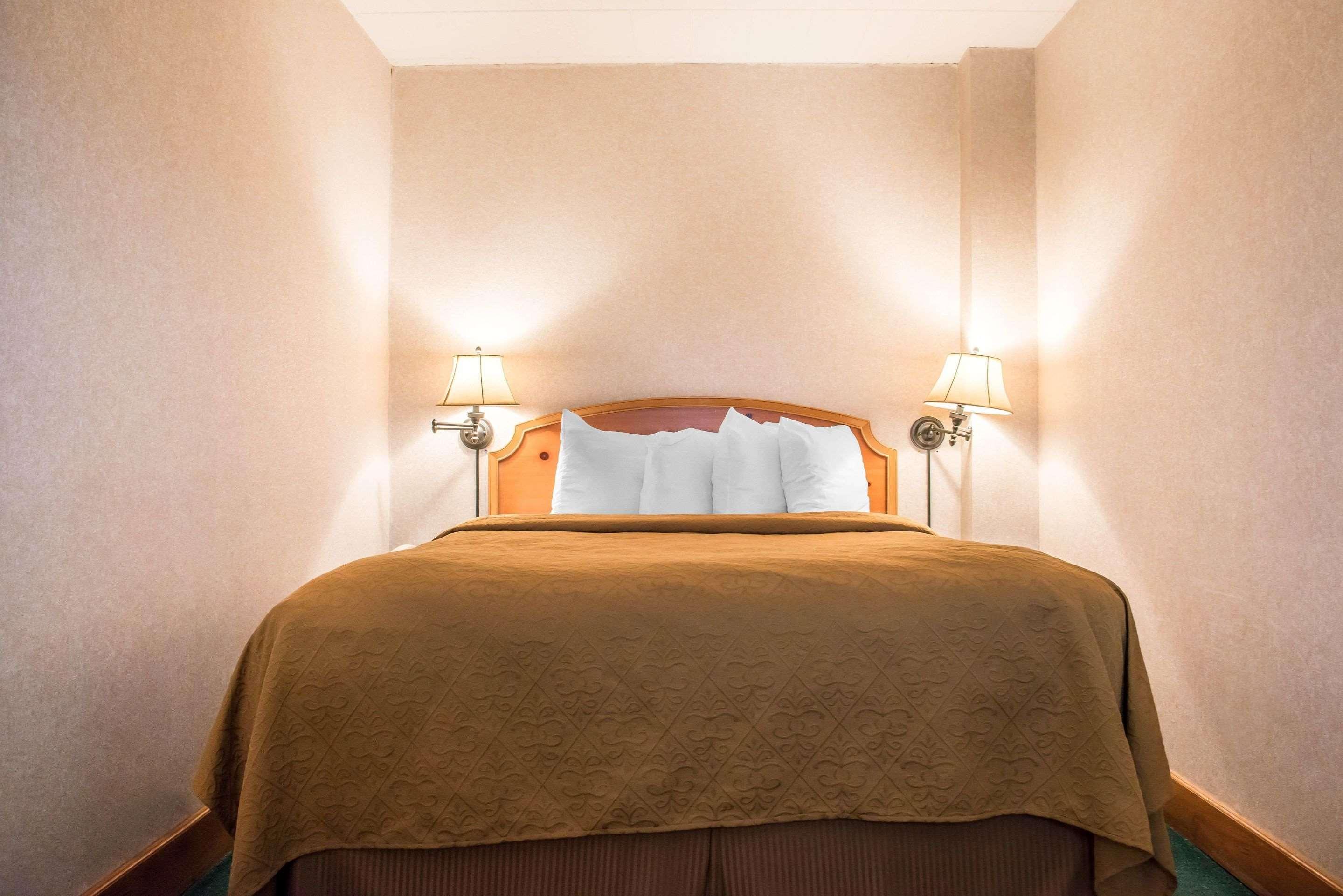 Quality Inn Pittsburgh Airport Oakdale Εξωτερικό φωτογραφία