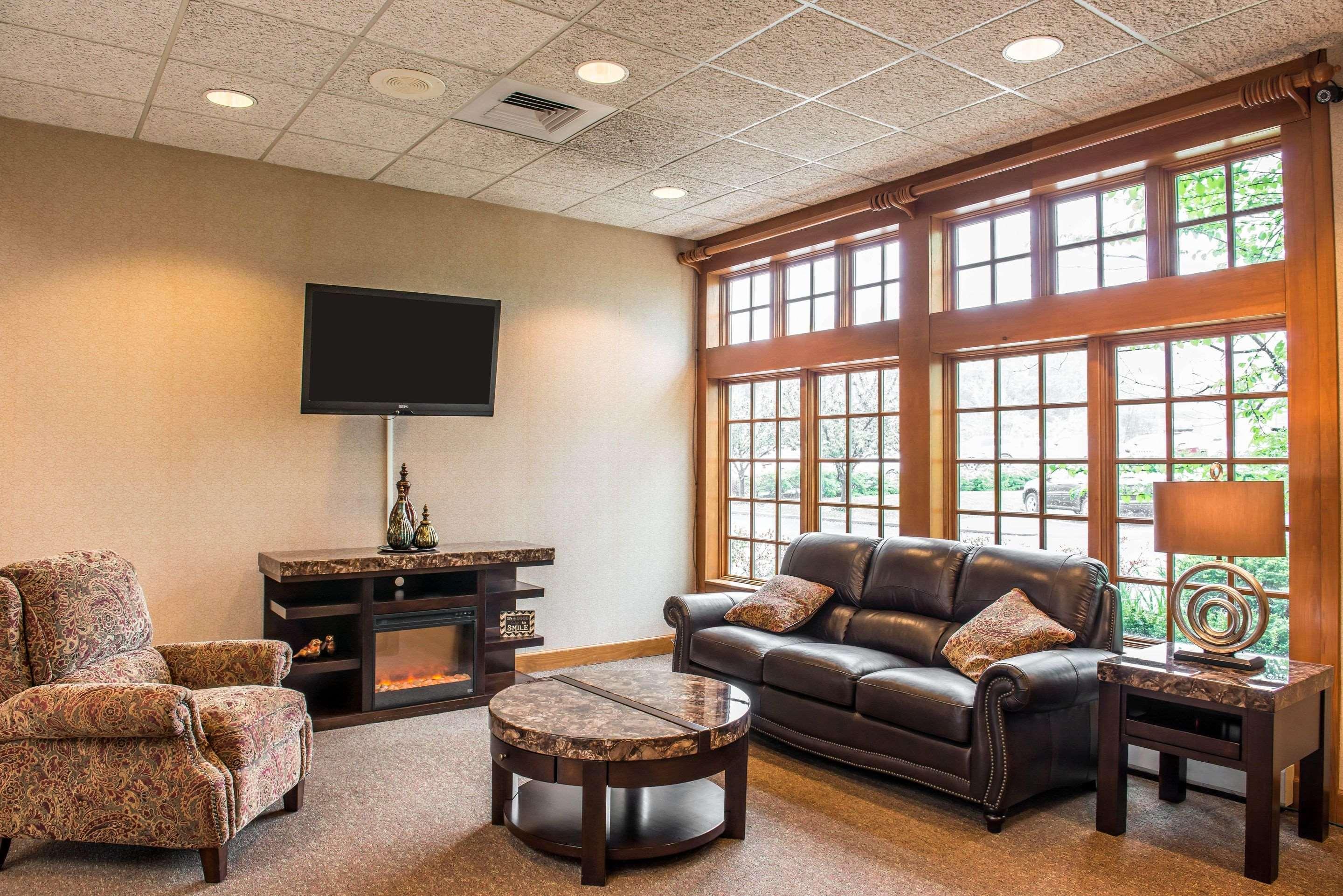 Quality Inn Pittsburgh Airport Oakdale Εξωτερικό φωτογραφία
