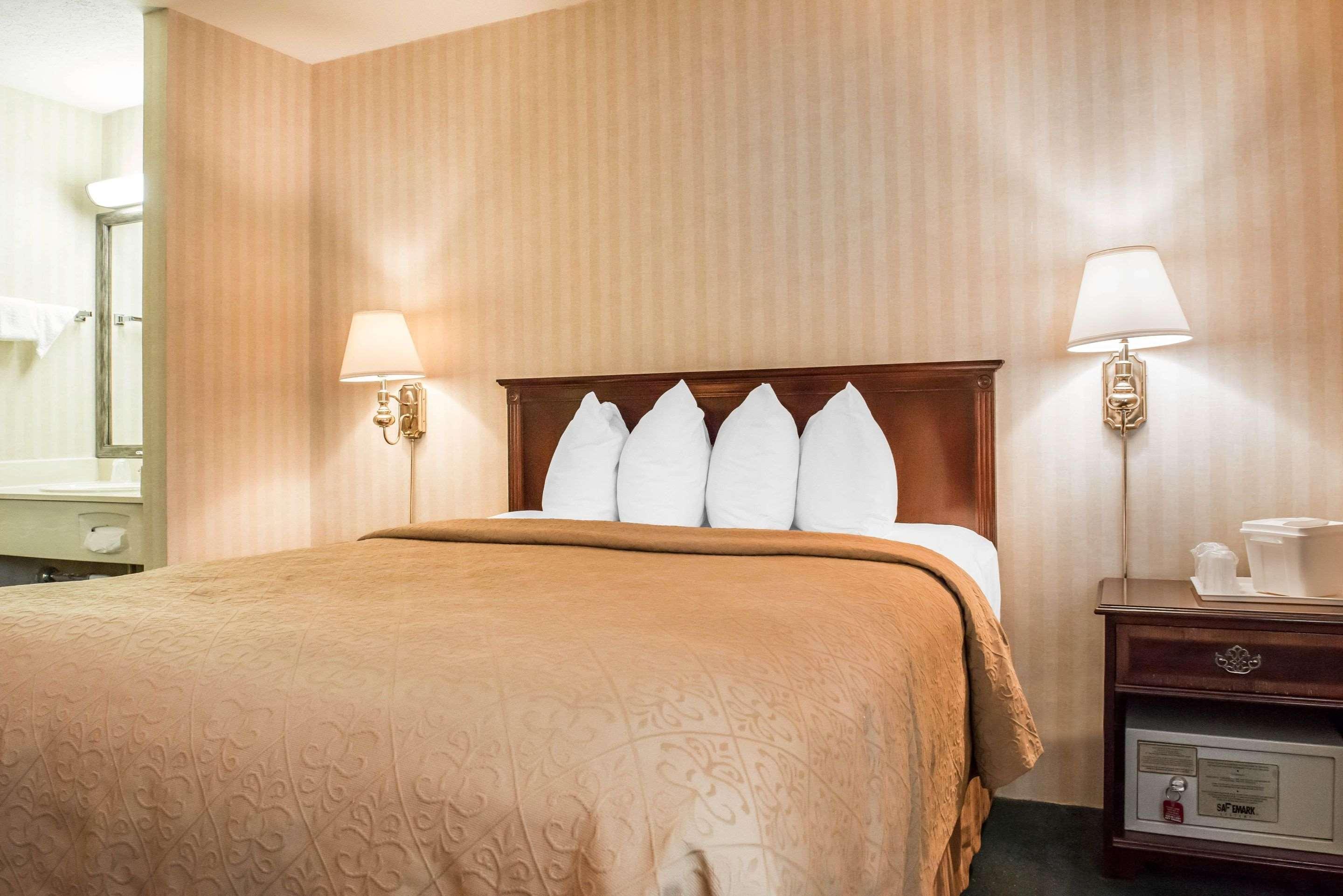 Quality Inn Pittsburgh Airport Oakdale Εξωτερικό φωτογραφία