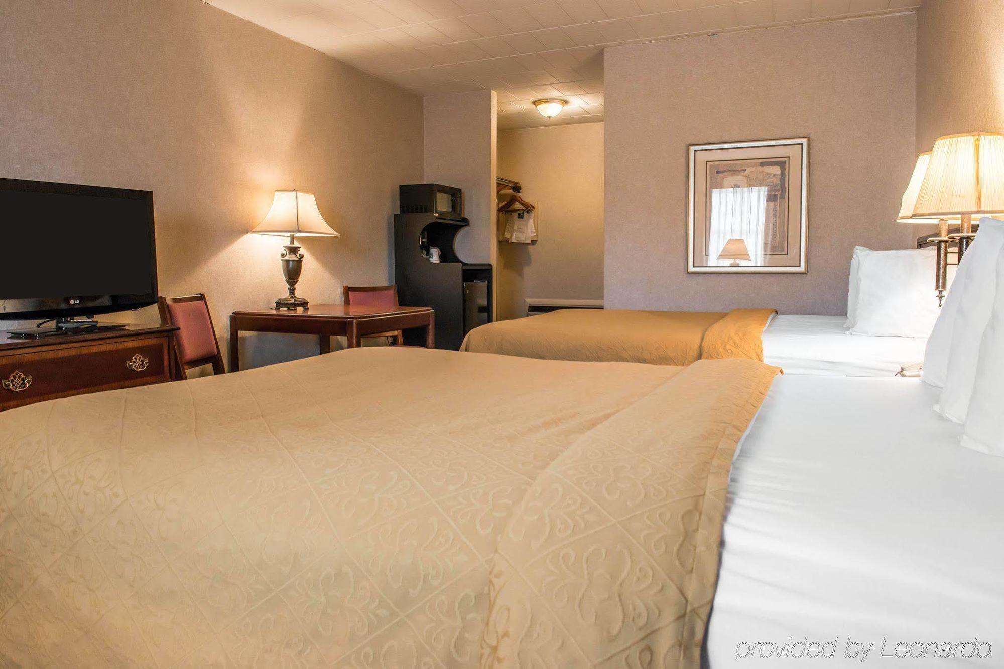Quality Inn Pittsburgh Airport Oakdale Εξωτερικό φωτογραφία